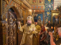 Епископ Воскресенский Дионисий совершил Божественную литургию в храме Василия Блаженного