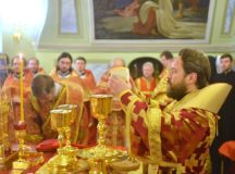 Митрополит Волоколамский Иларион совершил Литургию в престольный праздник храма мучеников Михаила и Феодора на Черниговском подворье