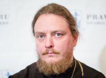 Если священник не умеет дружить, общины не получится