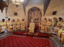 В день памяти святителей Киприана и Фотия митрополит Ювеналий возглавил Литургию в Успенском соборе Московского Кремля