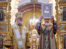 Торжества по случаю присоединения Архиепископии западноевропейских приходов русской традиции к Русской Православной Церкви. Божественная литургия в Храме Христа Спасителя в Москве