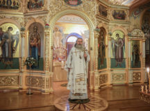 Архиепископ Каширский Феогност совершил Литургию на московском подворье Троице-Сергиевой лавры