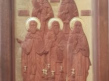 Резную икону прп. Сергия Радонежского и святых Русского Севера с видом Сийского монастыря изготовили в Москве