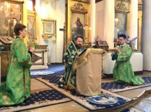 Митрополит Иларион: Истинная вера, которую мы приняли от Самого Господа Иисуса Христа через Его апостолов, просвещает Божественным светом наши сердца