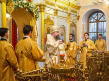 Митрополит Дионисий совершил Литургию в храме апостола Иакова Заведеева в Казенной Слободе
