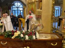 Митрополит Астанайский Александр совершил отпевание диакона Игоря Цыганова