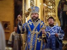 В праздник Казанской иконы Божией Матери епископ Павлово-Посадский Фома совершил Литургию в Богоявленском кафедральном соборе