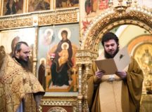 Епископ Сергиево-Посадский Фома совершил Литургию на московском подворье Троице-Сергиевой лавры