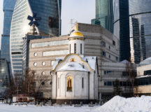 В храме преподобного Серафима Саровского при Экспоцентре прошли торжества по случаю престольного праздника