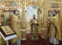 В день своей архиерейской хиротонии митрополит Иларион совершил Литургию в храме мучеников и исповедников Михаила и Феодора Черниговских