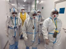 Епископ Орехово-Зуевский Пантелеимон посетил пациентов с коронавирусом в инфекционной больнице № 2