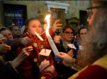 Благодатный огонь раздадут в пятнадцати храмах Москвы