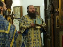 В праздник Благовещения Пресвятой Богородицы епископ Наро-Фоминский Парамон совершил Литургию в храме Живоначальной Троицы в Хорошеве