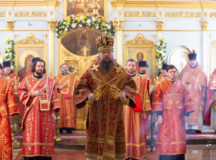 Митрополит Воскресенский Дионисий возглавил торжества по случаю престольного праздника храма апостола Иакова Зеведеева в Казенной Слободе