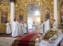 В праздник Вознесения Господня митрополит Воскресенский Дионисий совершил Литургию в храме «Большое Вознесение» у Никитских ворот