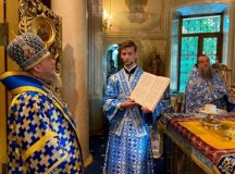 В праздник Рождества Пресвятой Богородицы митрополит Астанайский Александр совершил Литургию в храме на Миусском кладбище