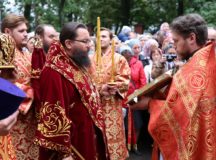 Архиепископ Егорьевский Матфей совершил Литургию в день престольного праздника храма мчч. Адриана и Наталии в Бабушкине