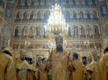 Митрополит Дионисий совершил Литургию в храме Преображения Господня на Песках