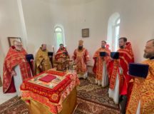 Епископ Наро-Фоминский Парамон совершил Литургию в храме священномученика Ермогена в Южном Тушине