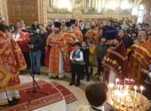 Епископ Наро-Фоминский Парамон совершил Литургию в храме великомученика Димитрия Солунского в Хорошеве
