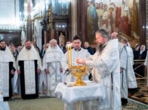 В праздник Крещения Господня митрополит Воскресенский Дионисий совершил богослужения в Храме Христа Спасителя