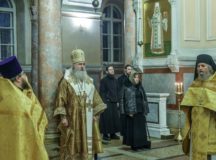 Митрополит Каширский Феогност совершил Литургию в Иоанно-Предтеченском монастыре
