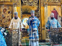 Архиепископ Одинцовский Фома возглавил торжества по случаю 175-летнего юбилея принесения чудотворной иконы Божией Матери «Споручница грешных» в храме святителя Николая в Хамовниках