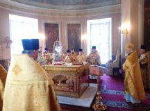 В храме Вознесения Господня у Никитских ворот молитвенно отметили 86-летие протопресвитера Владимира Дивакова