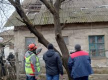 При поддержке Синодального отдела по благотворительности первые группы добровольцев-ремонтников направлены в Мариуполь
