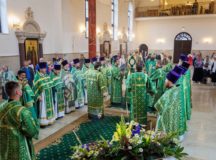 Епископ Наро-Фоминский Парамон совершил Литургию в храме святителя Спиридона Тримифунтского в Коптеве