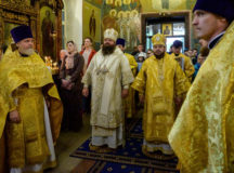 Епископ Наро-Фоминский Парамон совершил Литургию в храме иконы Божией Матери «Знамение» в Аксиньине