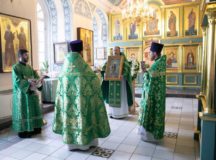 Престольный праздник отметили в храме святителя Николая в Заяицком