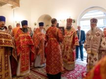 Иерарх Сербской Православной Церкви принял участие в престольном празднике Илиинского храма в Китай-городе