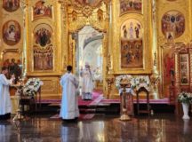 Митрополит Ставропольский Кирилл возглавил Литургию в престольный праздник храма святителя Николая в Заяицком
