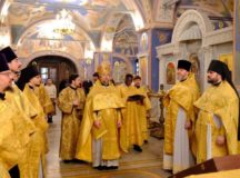 Общеакадемическую Литургию на греческом языке совершили в храме Усекновения главы Иоанна Предтечи под Бором