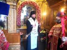Епископ Истринский Серафим совершил молебен в Иверской часовне у Воскресенских ворот