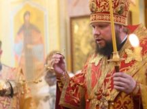 Архиерейское богослужение состоялось в храме Царственных страстотерпцев в Войковском районе
