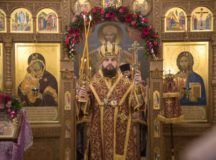Митрополит Звенигородский Арсений возглавил Литургию в храме благоверного князя Дмитрия Донского в Раеве