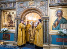 Епископ Солнечногорский Алексий совершил Литургию в Зачатьевском монастыре по случаю 100-летия преставления Патриарха Тихона