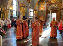 Епископ Раменский Алексий совершил пасхальную вечерню и утреню в храме преподобной Евфросинии Московской, в Котловке