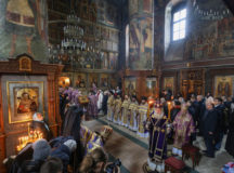 Митрополит Каширский Феогност совершил Литургию Преждеосвященных Даров в Сретенском ставропигиальном монастыре