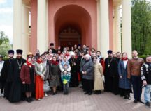 Архиерейское богослужение с участием молодежи Северо-Восточного викариатства состоялось в храме Живоначальной Троицы в Свиблове