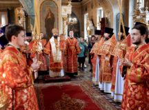 Митрополит Звенигородский Арсений совершил Литургию в храме иконы Божией Матери «Нечаянная Радость» в Марьиной Роще
