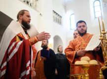 Богослужение в храме святителя Николая Мирликийского в Щукине совершено архиерейским чином