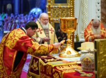 В день памяти равноапостольных Мефодия и Кирилла Предстоятель Русской Церкви совершил Литургию в Храме Христа Спасителя