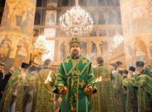 Митрополит Воскресенский Григорий совершил Литургию в Патриаршем Успенском соборе Московского Кремля