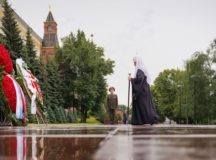 В День памяти и скорби Святейший Патриарх Кирилл возложил венок к могиле Неизвестного солдата у Кремлевской стены