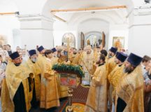 Митрополит Воскресенский Григорий совершил Литургию в храме Двенадцати апостолов Московского Кремля