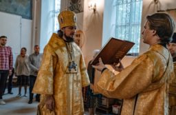Епископ Раменский Алексий совершил Литургию в храме преподобной Евфросинии Московской в Котловке