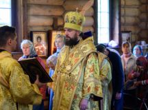 Митрополит Звенигородский Арсений совершил Литургию в храме благоверного князя Александра Невского в Лианозове